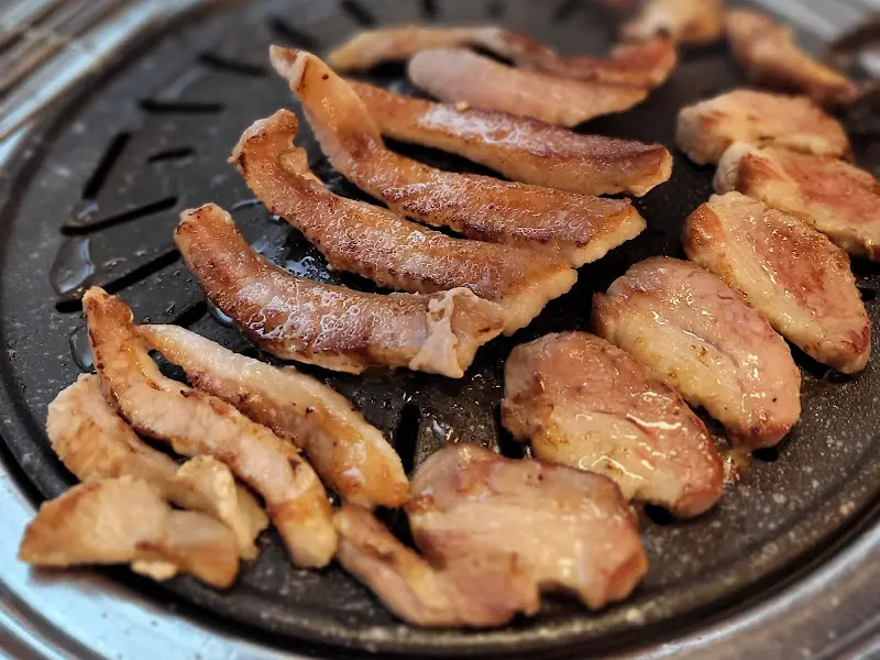 잘 구워진 고기