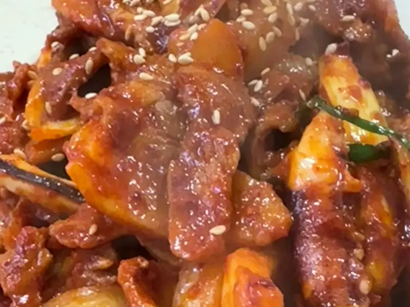 윤기가 흐르는 제육볶음