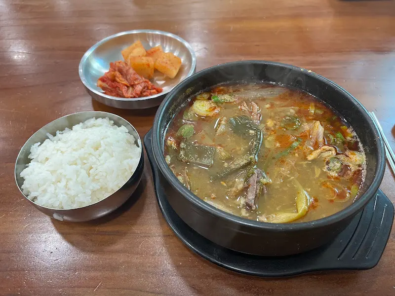 설렁탕과 깍두기