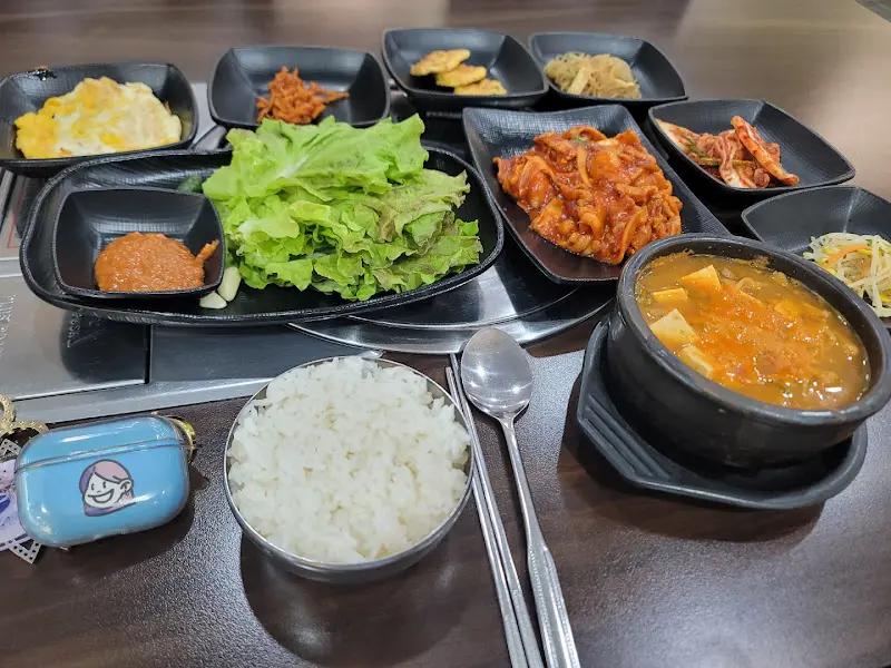 김치찌개 한 상 차림