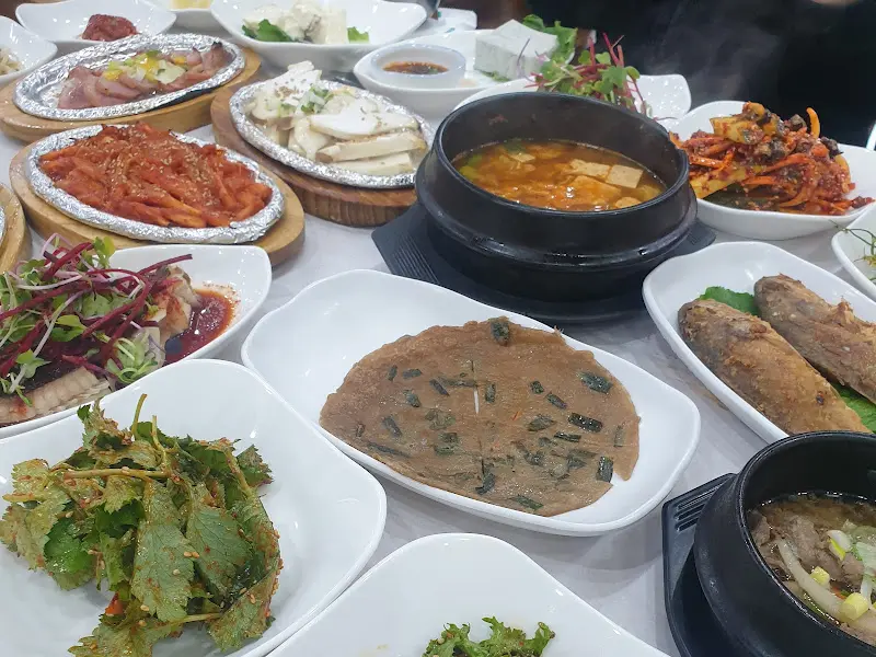 풍성한 산채정식 한 상