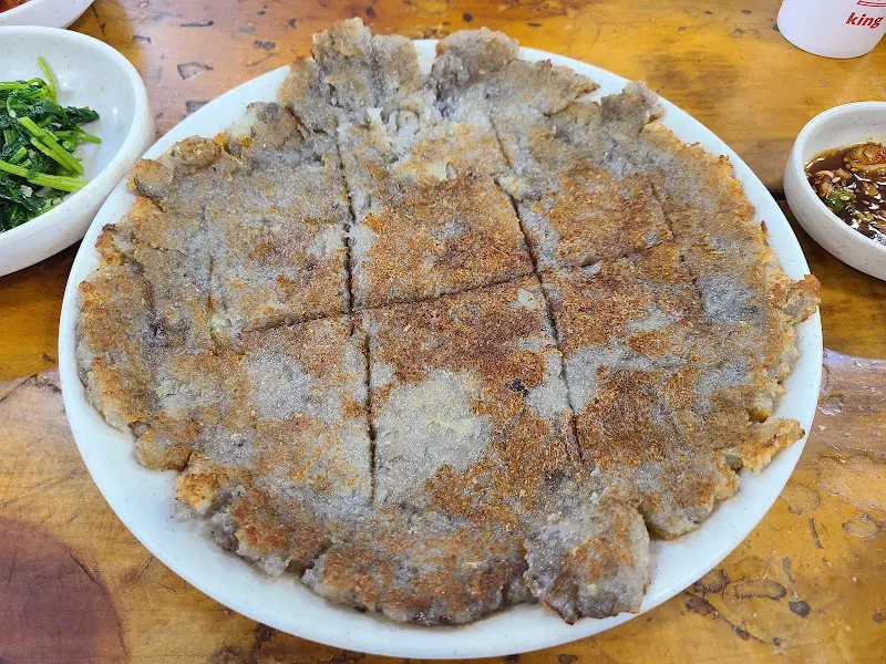 큼지막한 도토리전