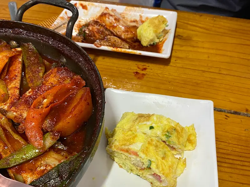 클리어된 갈치조림과 밑반찬