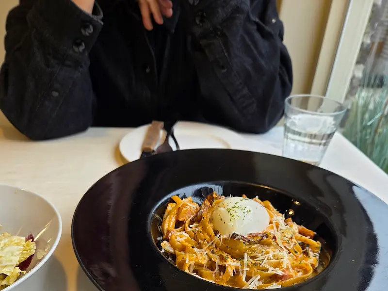 수란 스파이시 파스타