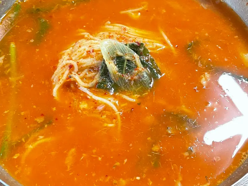 푸근한 미소가 인상적인 찐한식당 내부