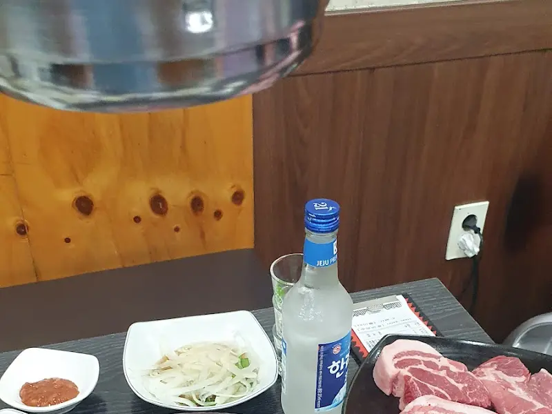 두툼한 제주 오겹살