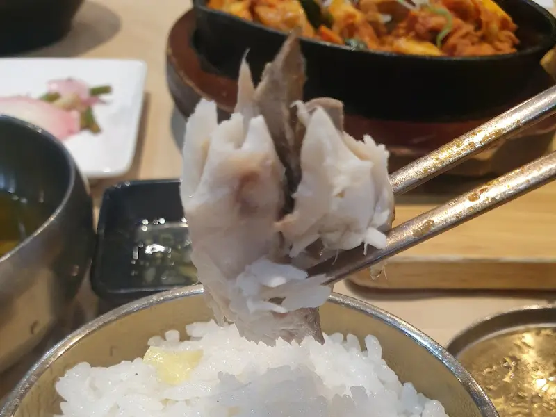 고등어구이 살점