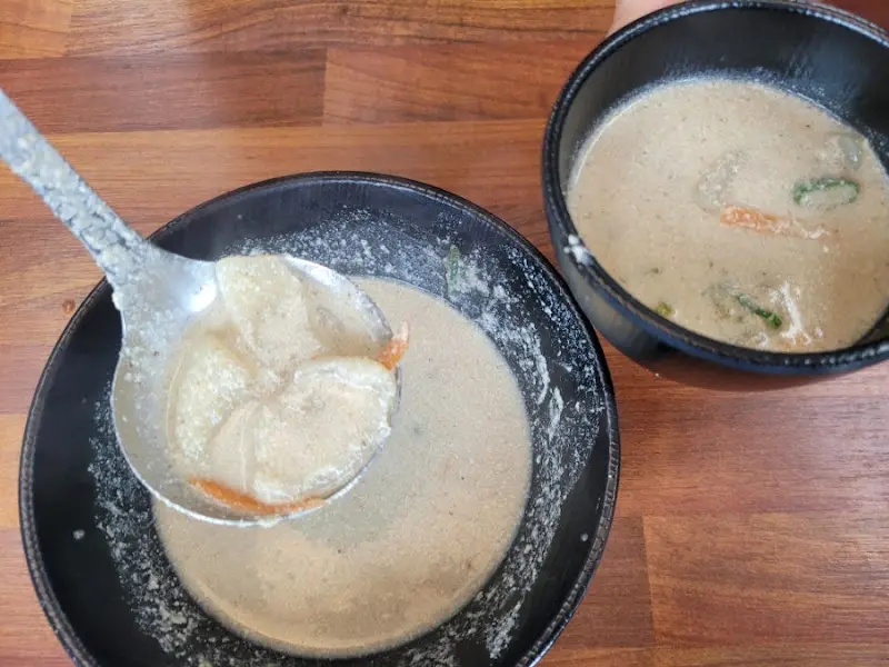 고소한 들깨 향이 일품인 들깨수제비