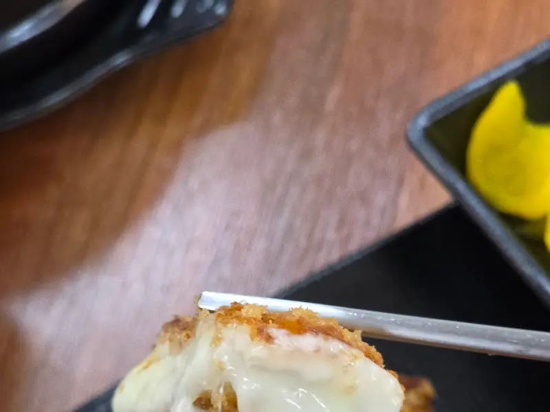 치즈돈까스 단면