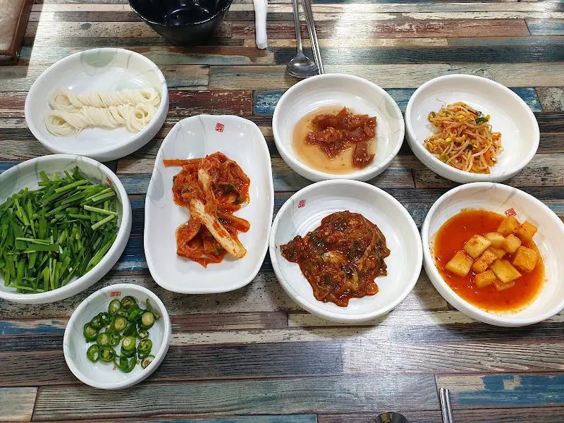 정갈한 밑반찬 클로즈업 샷