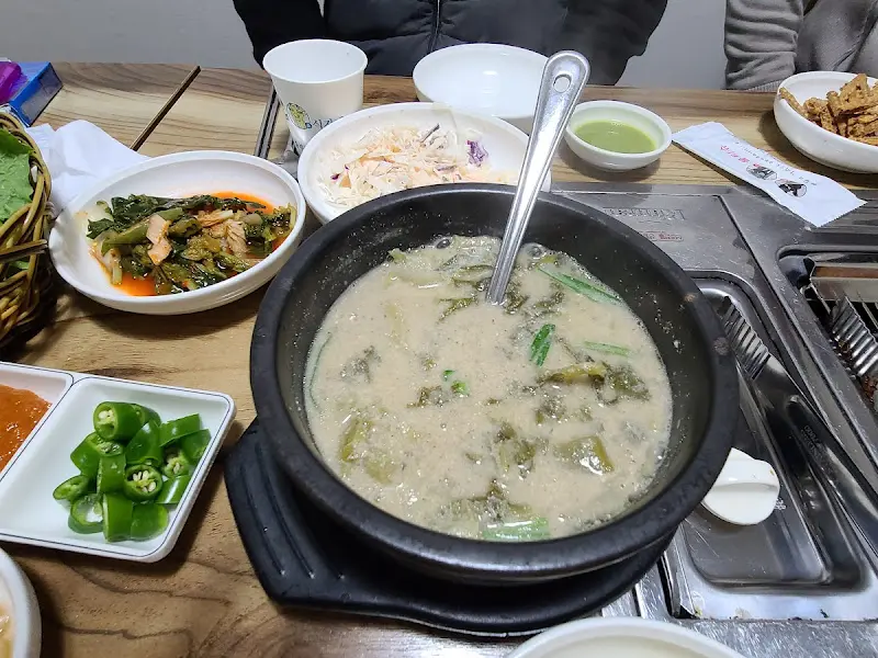 정갈하게 차려진 밑반찬