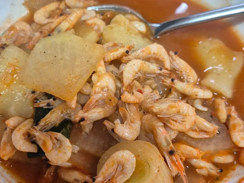 푸짐하게 담긴 민물새우