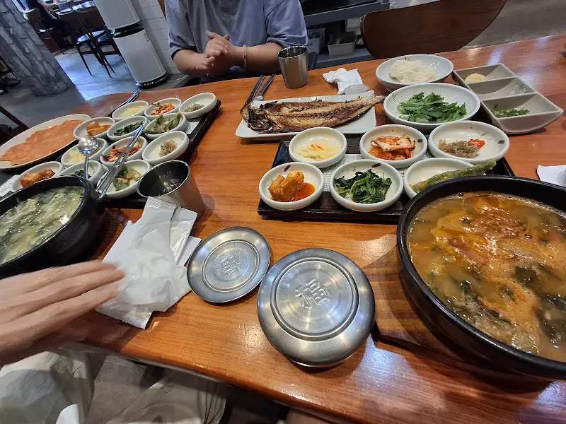 추어탕과 고등어구이 한상차림