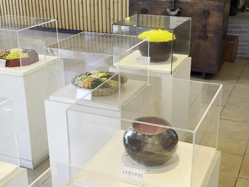 비빔밥 모형 전시