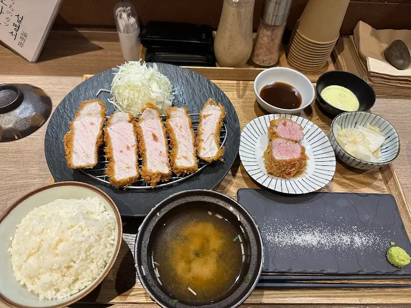 카츠 돈카츠 한 상 차림