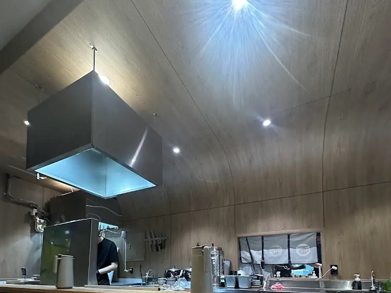 카츠 주방 내부