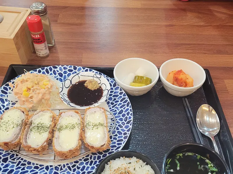 돈가스 한 상차림