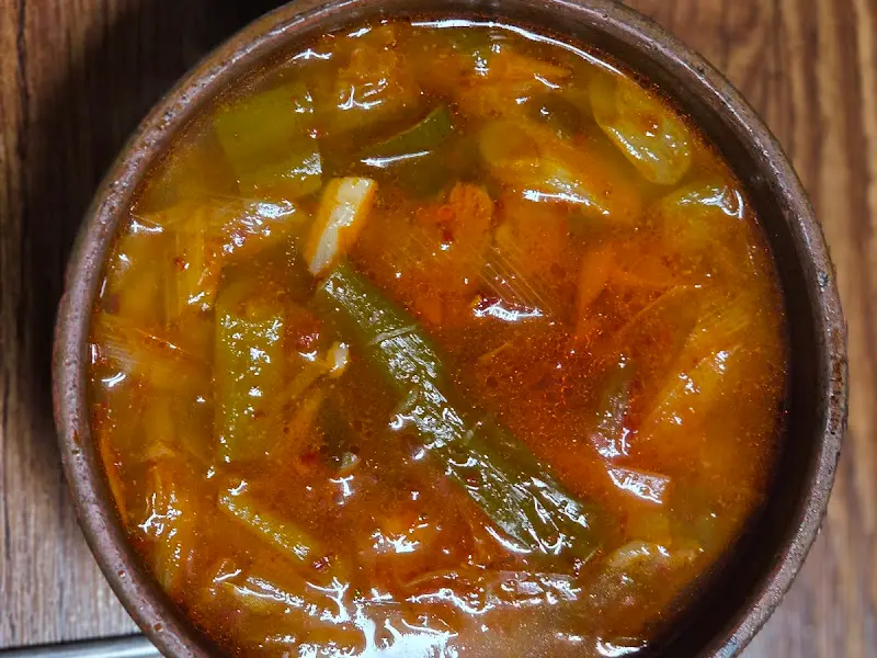 파가 듬뿍 들어간 육개장의 모습