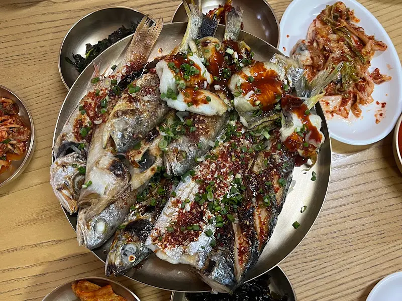 전라도 뺨치는 비주얼의 생선구이