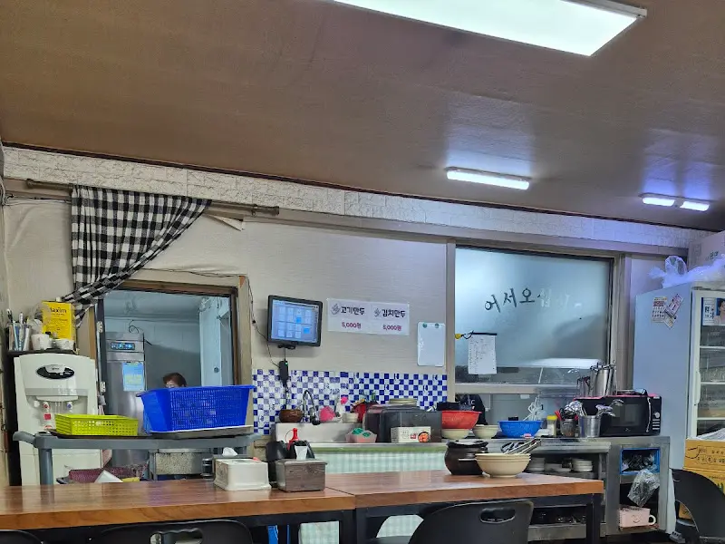 조씨 손칼국수 내부