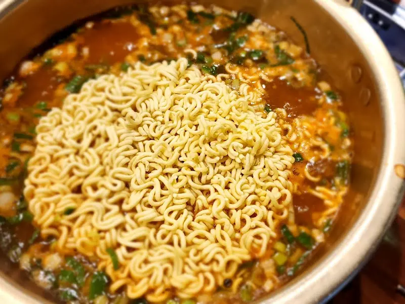 셀프 라면 코너
