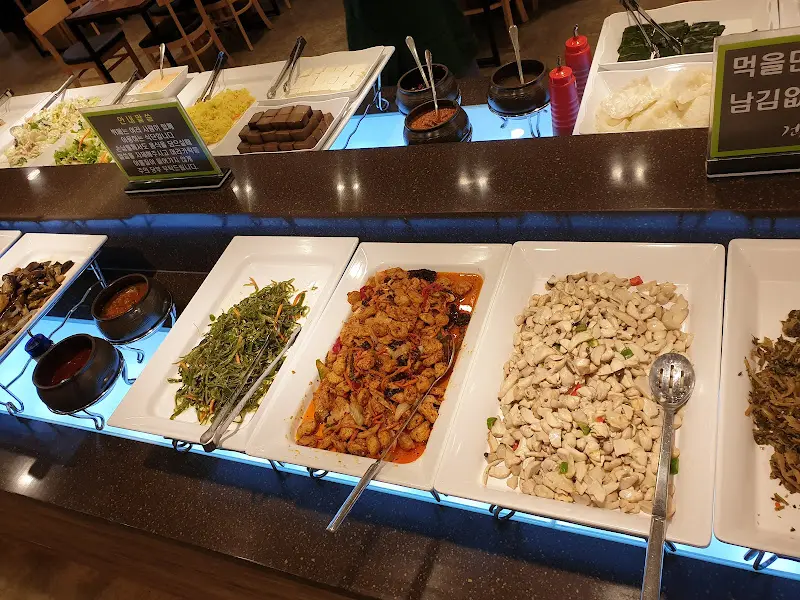 푸짐한 한식 메뉴