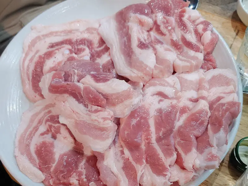 신선한 돼지 생갈비