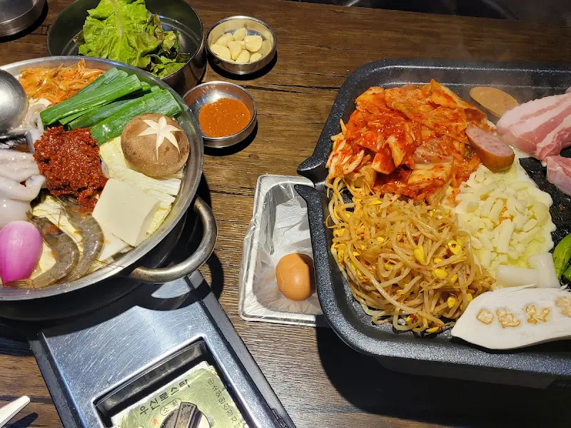 해산물이 듬뿍 들어간 시원한 해물 전골