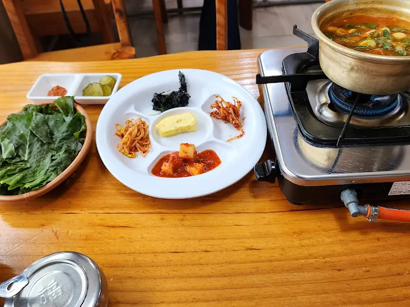 김치찌개와 쌈채소