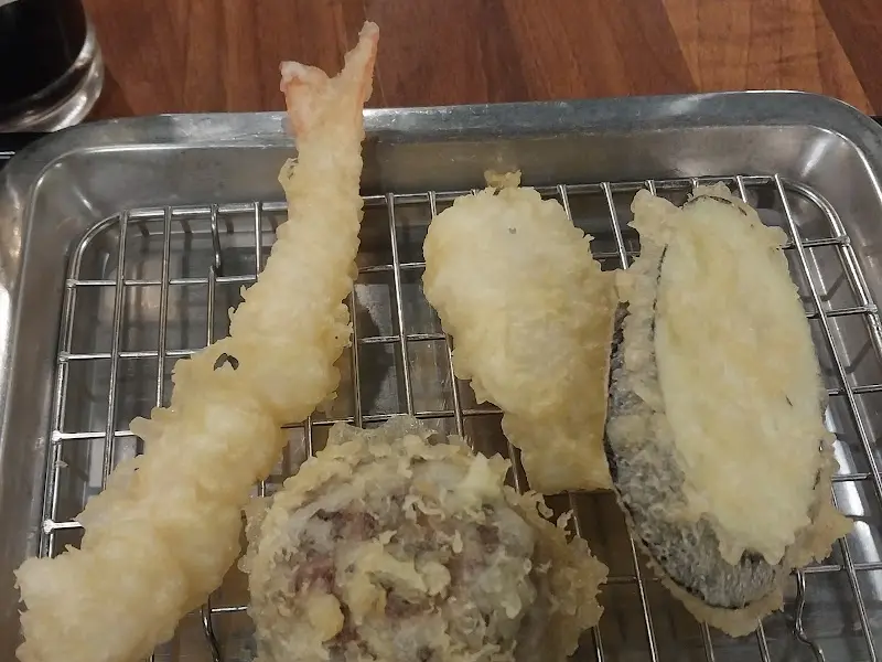 갓 튀겨 나온 튀김