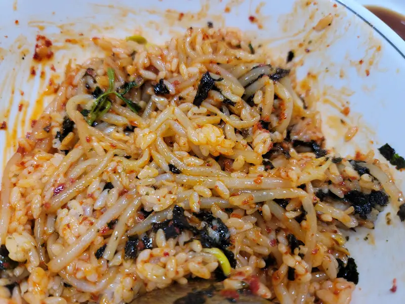 복어찜 양념에 볶아낸 볶음밥