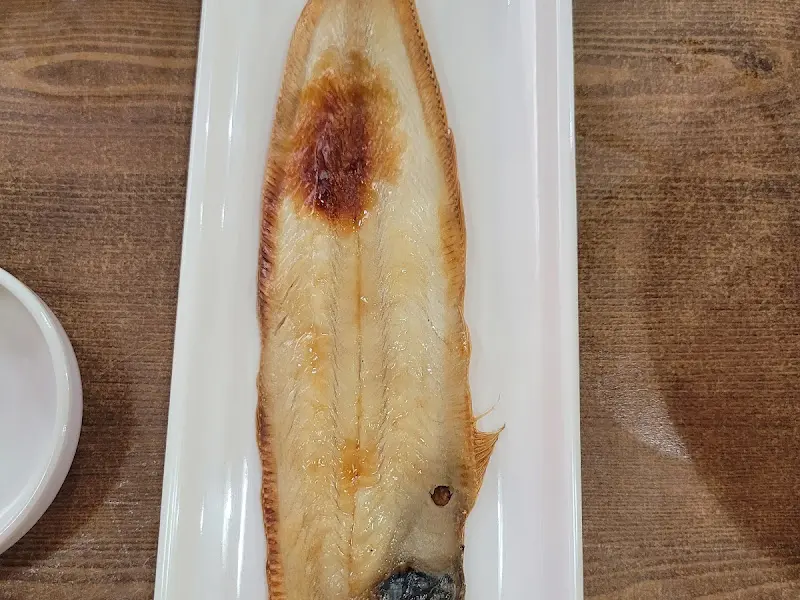 서비스로 나온 생선구이