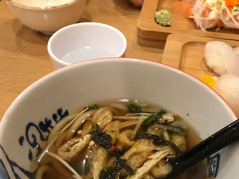 따뜻한 우동 국물