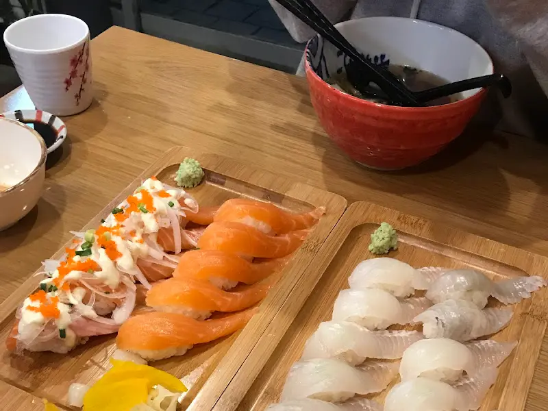 다양한 초밥 구성