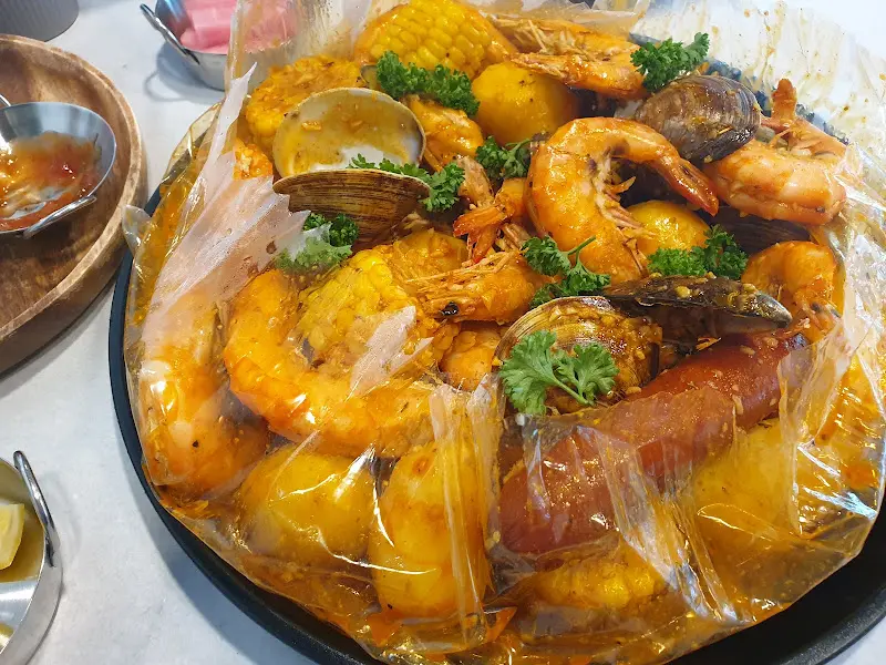 해산물, 옥수수, 감자의 조화