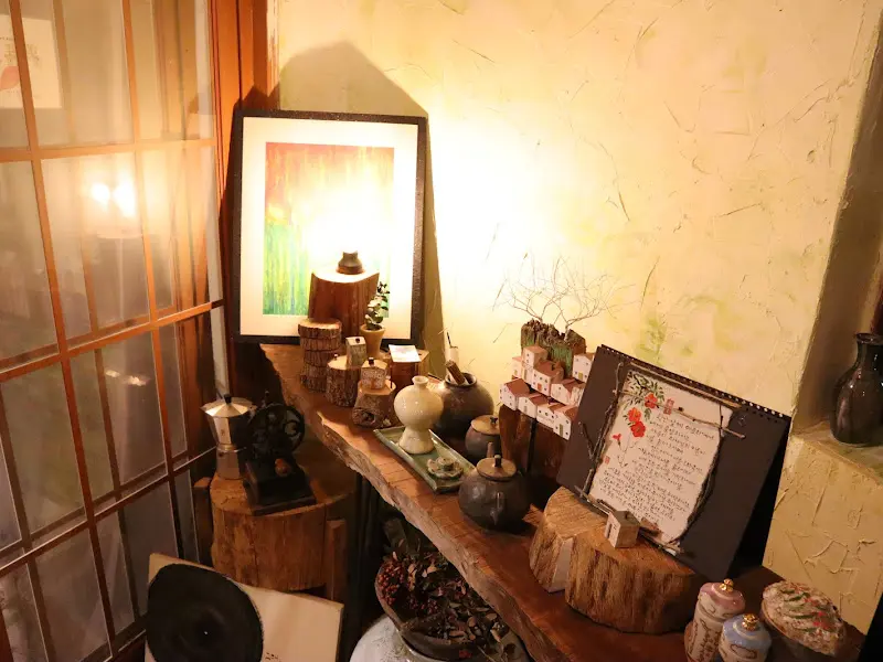 2층 갤러리 카페