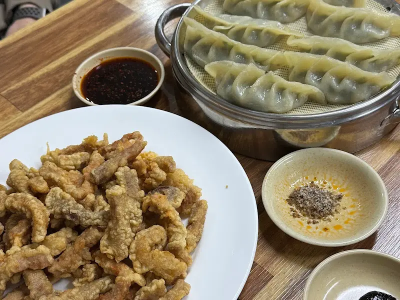 고기튀김과 찐만두