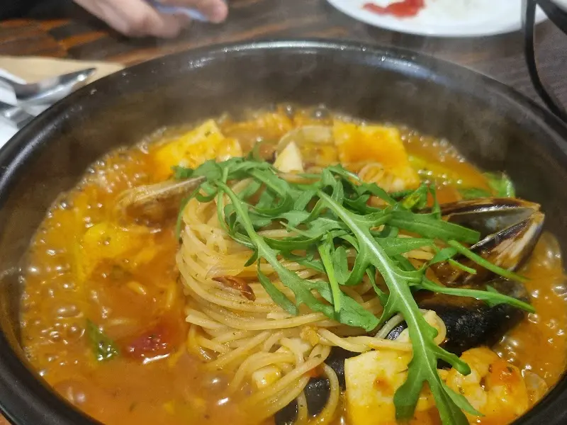 뚝배기 파스타의 뜨거운 열기