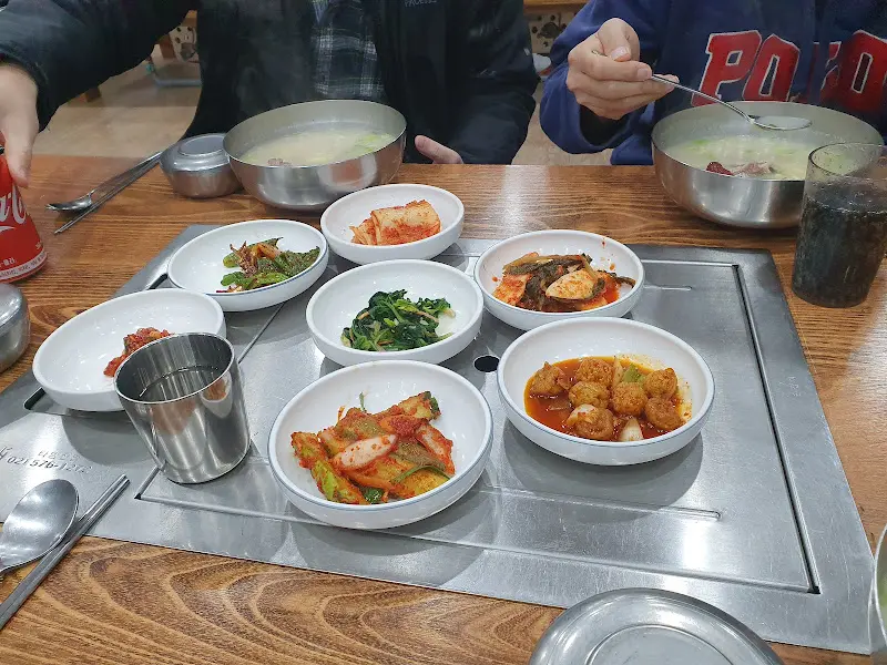 다채로운 반찬들