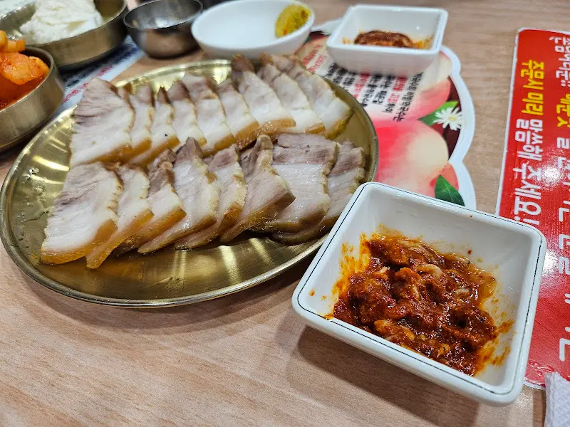 강계봉진막국수 편육