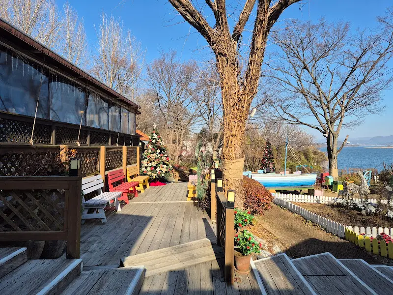 강마을 다람쥐 정원