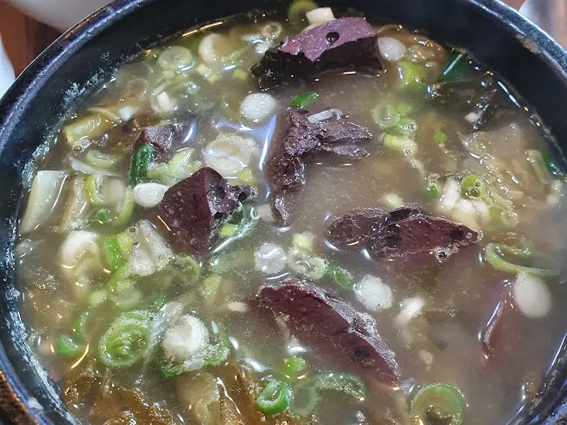 뜨끈이집 해장국 속 선지