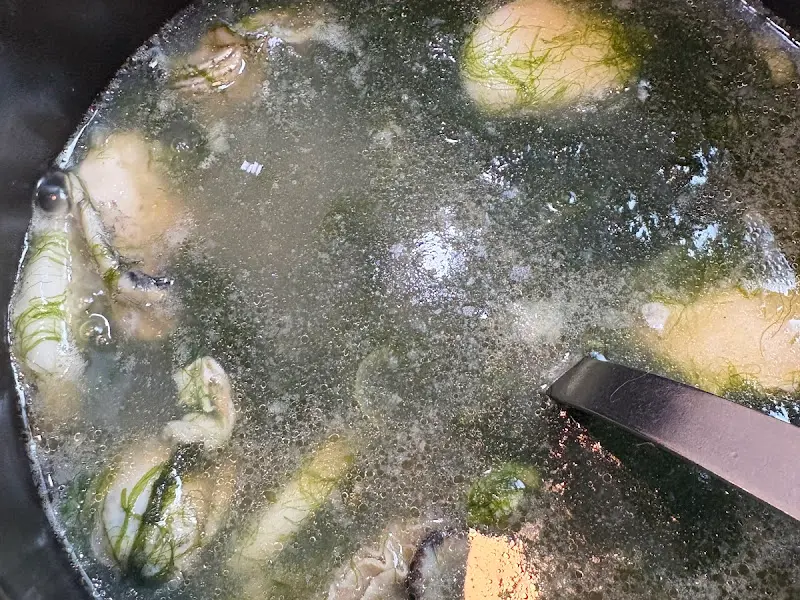 매생이 굴 국밥 속 굴