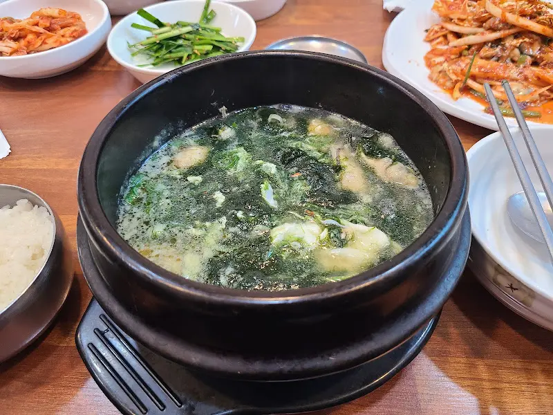 굴 파전과 밑반찬