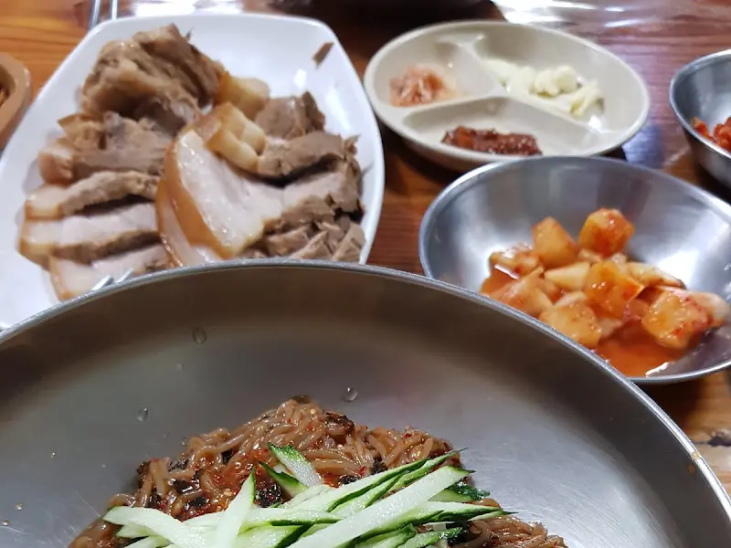 돼지수육과 밑반찬