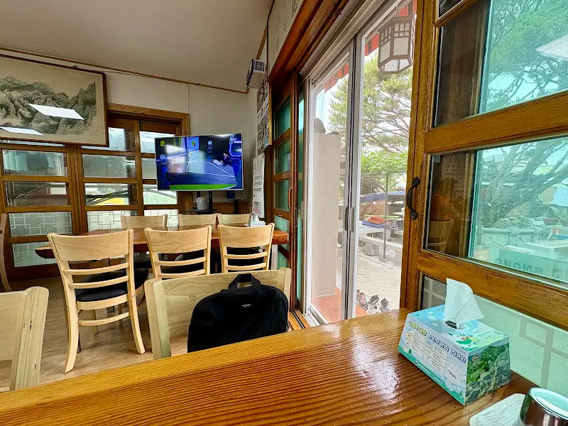 정겨운 분위기의 식당 내부