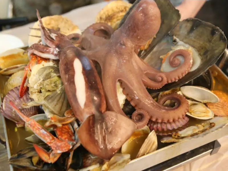 싱싱한 해산물 모듬