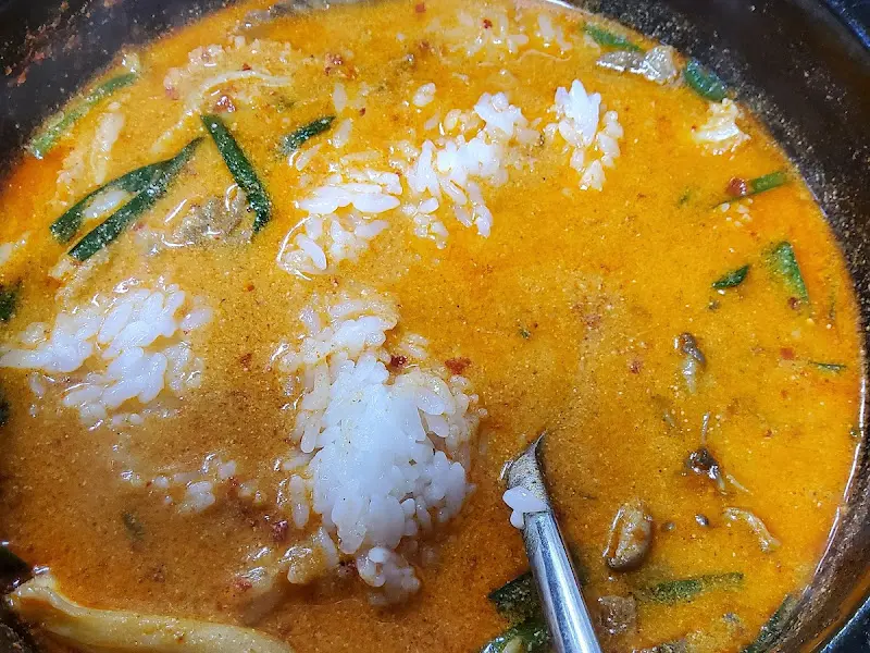 밥을 말아먹는 소보양탕