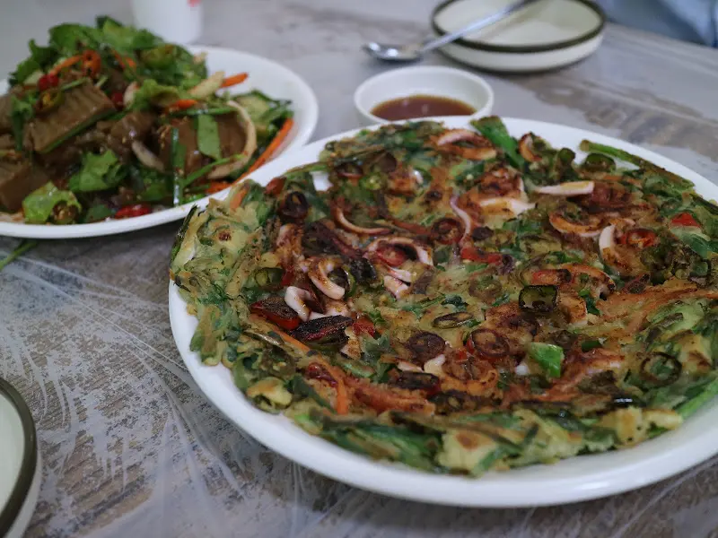 도토리묵과 해물파전