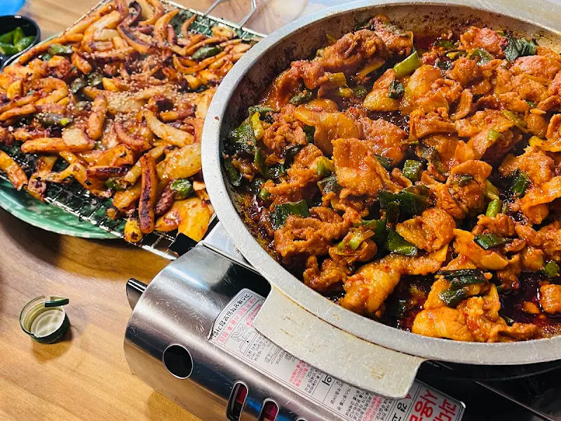 주물럭과 오징어 석쇠구이